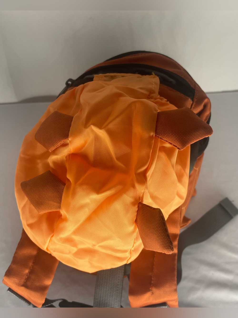 Little life Dinosaur Toddler Safety Harness Backpack Orange with Safety Leash - Picture 8 of 8